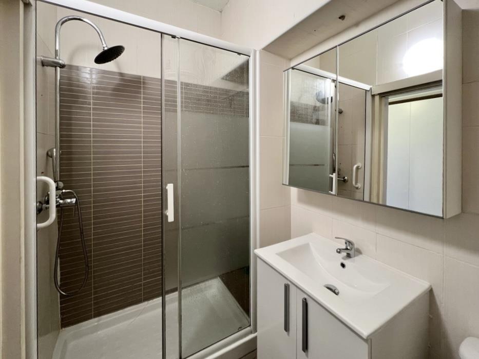 Image of Apartment - 2 Bedrooms - 1 Bathrooms for Sale in Ocean Heights-Gibraltar, Image 6